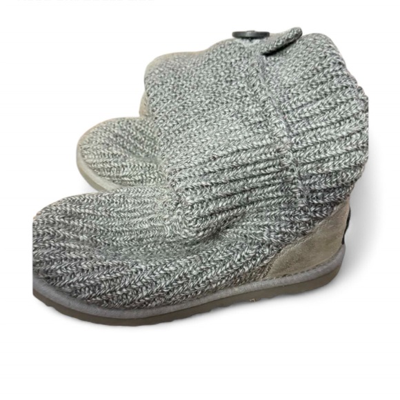 Ugg classic cardy Gray Knit Button Boots youth size 5 - Picture 2 of 3